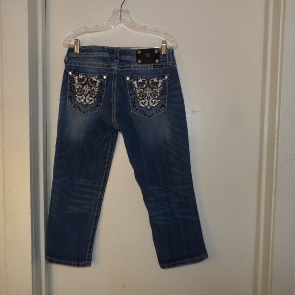 Miss Me Leather & Stud Embellished Back Pockets JPS395P2  Capri Jeans Sz 30 - Picture 4 of 9